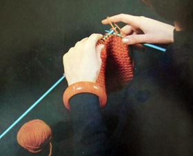 Položaj ruku prilikom pletenja